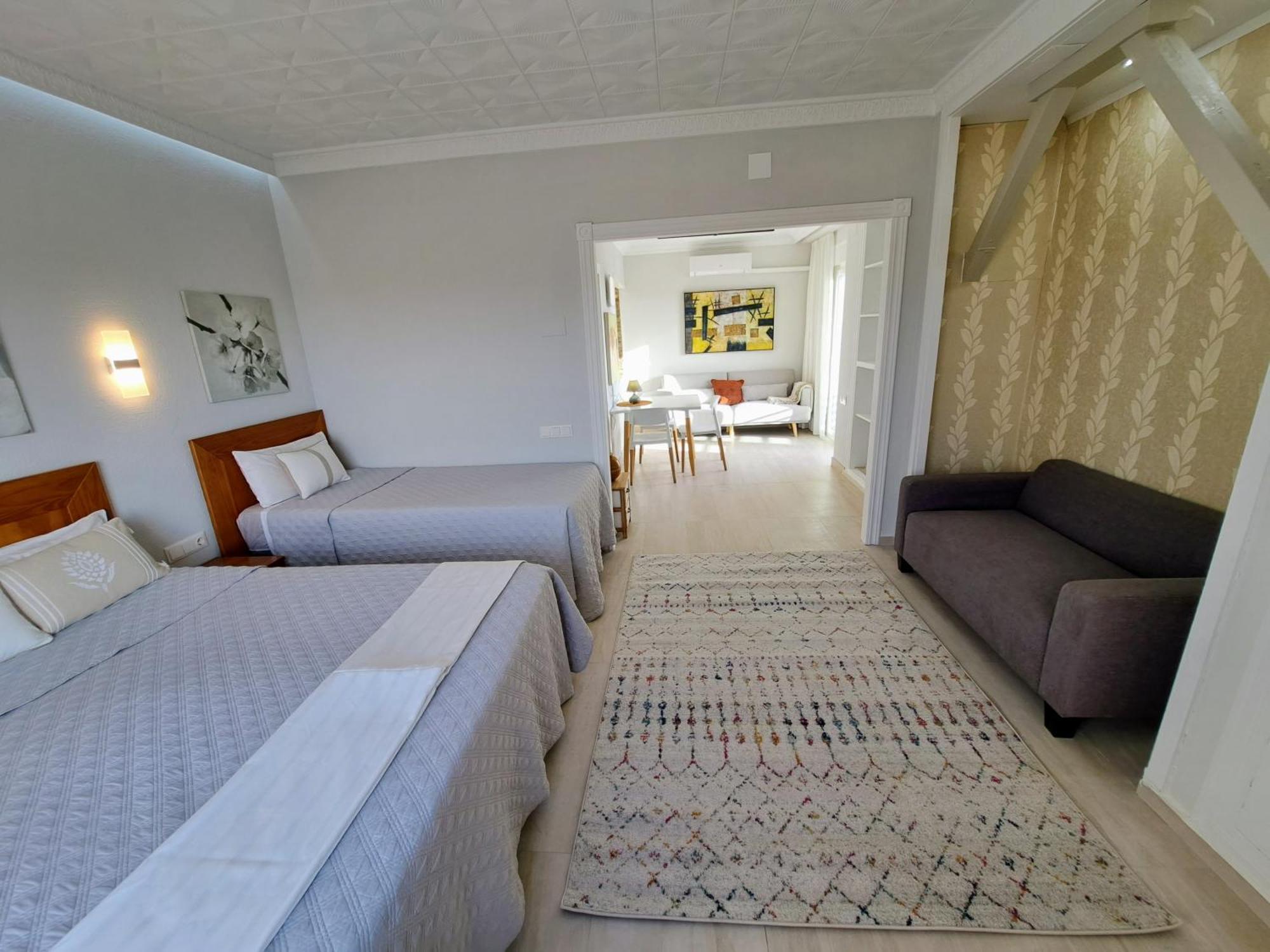 Alicante Skylights Apartments Bilik gambar