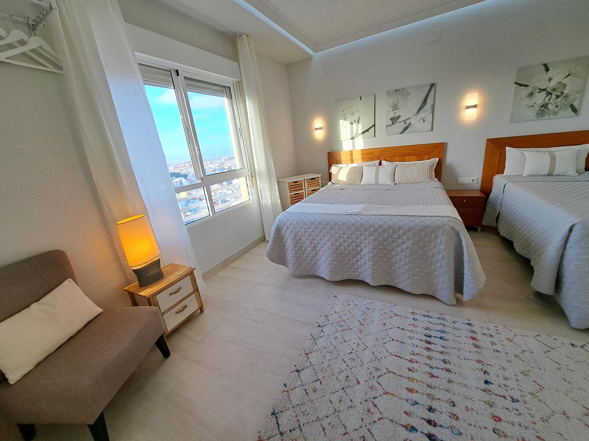 Alicante Skylights Apartments Bilik gambar
