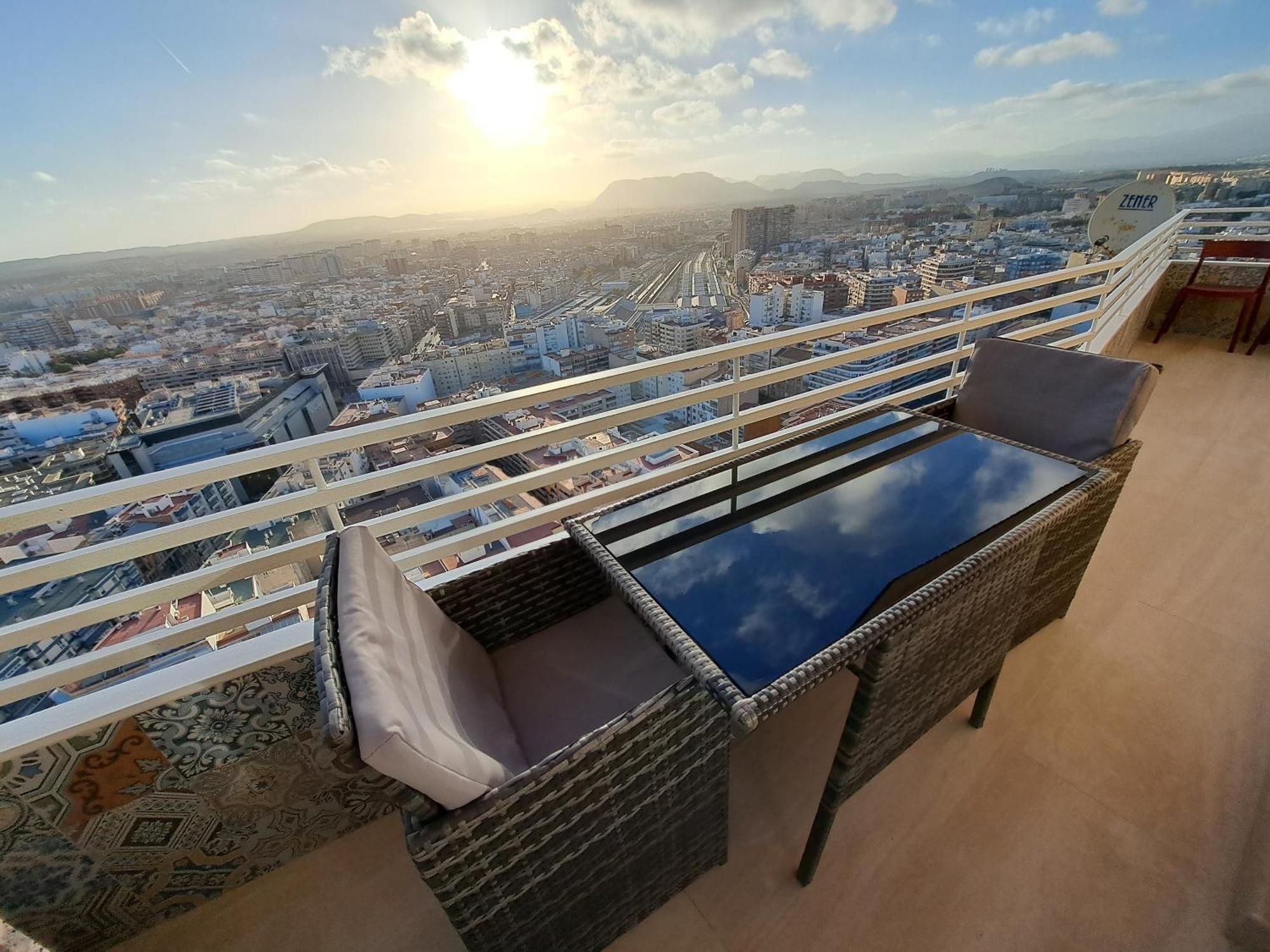 Alicante Skylights Apartments Bilik gambar